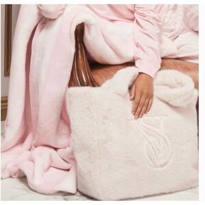 VICTORIA'S SECRET Faux-Fur Tote, VICTORIA'S SECRET Holiday Winter Tote / NWT